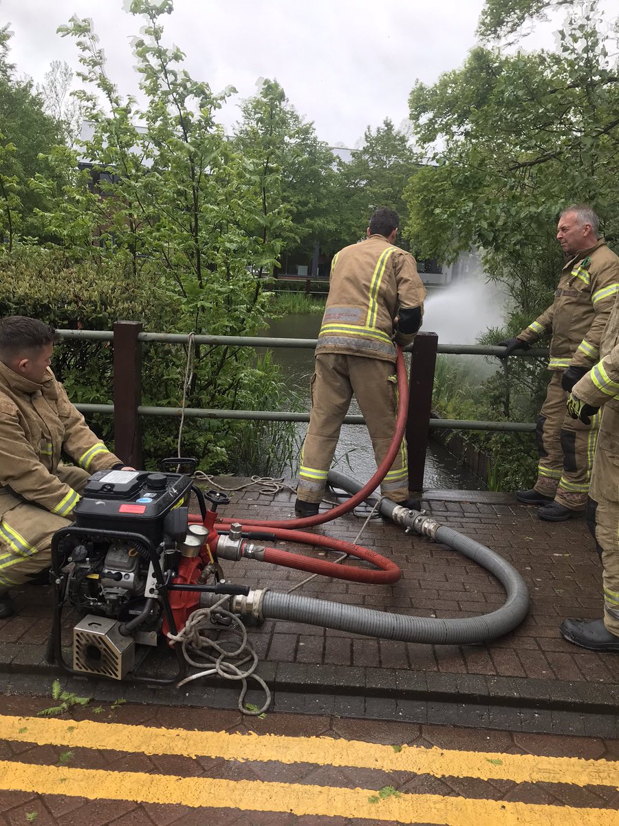 AFRSPatchway's tweet image. Red watch have been out practicing our pumping from open water capability at Aztec west. We also tested our new branches to see how far they reach #excusetheknots #wet&amp;amp;windy