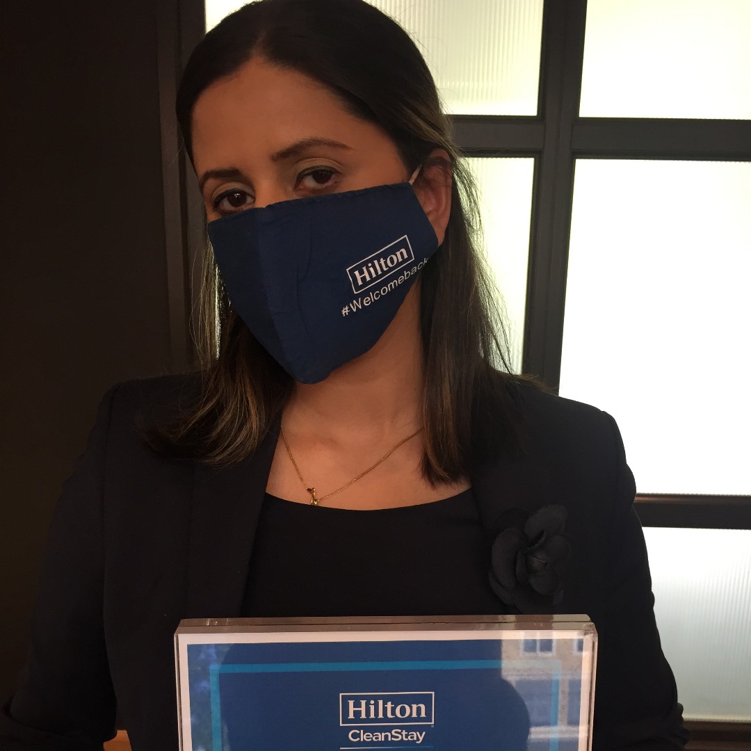 HGIBirminghamBP's tweet photo. To appreciate you staying with us, we are spoiling our guests this week #welcomeback #hospitality #birminghamhotels #hiltonhospitality #hiltoncleanstay #youreourhero #cadburysheroes #peakyblinders #giftsforguests #candles #cookies #backtobrum https://t.co/Svo9RyXMVd