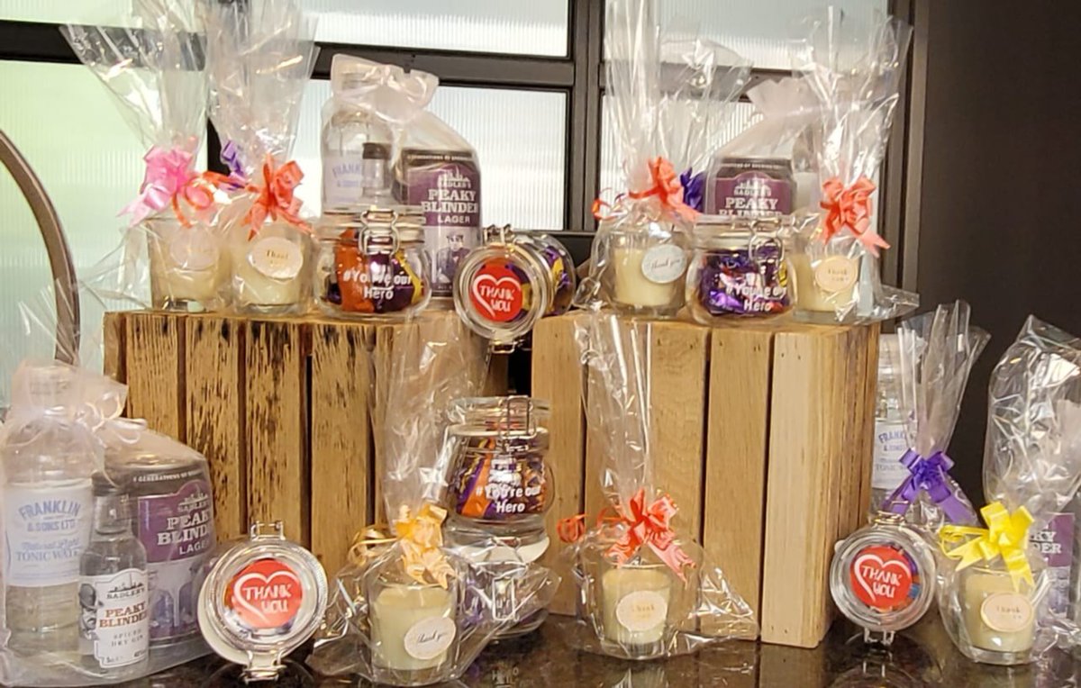 HGIBirminghamBP's tweet photo. To appreciate you staying with us, we are spoiling our guests this week #welcomeback #hospitality #birminghamhotels #hiltonhospitality #hiltoncleanstay #youreourhero #cadburysheroes #peakyblinders #giftsforguests #candles #cookies #backtobrum https://t.co/Svo9RyXMVd