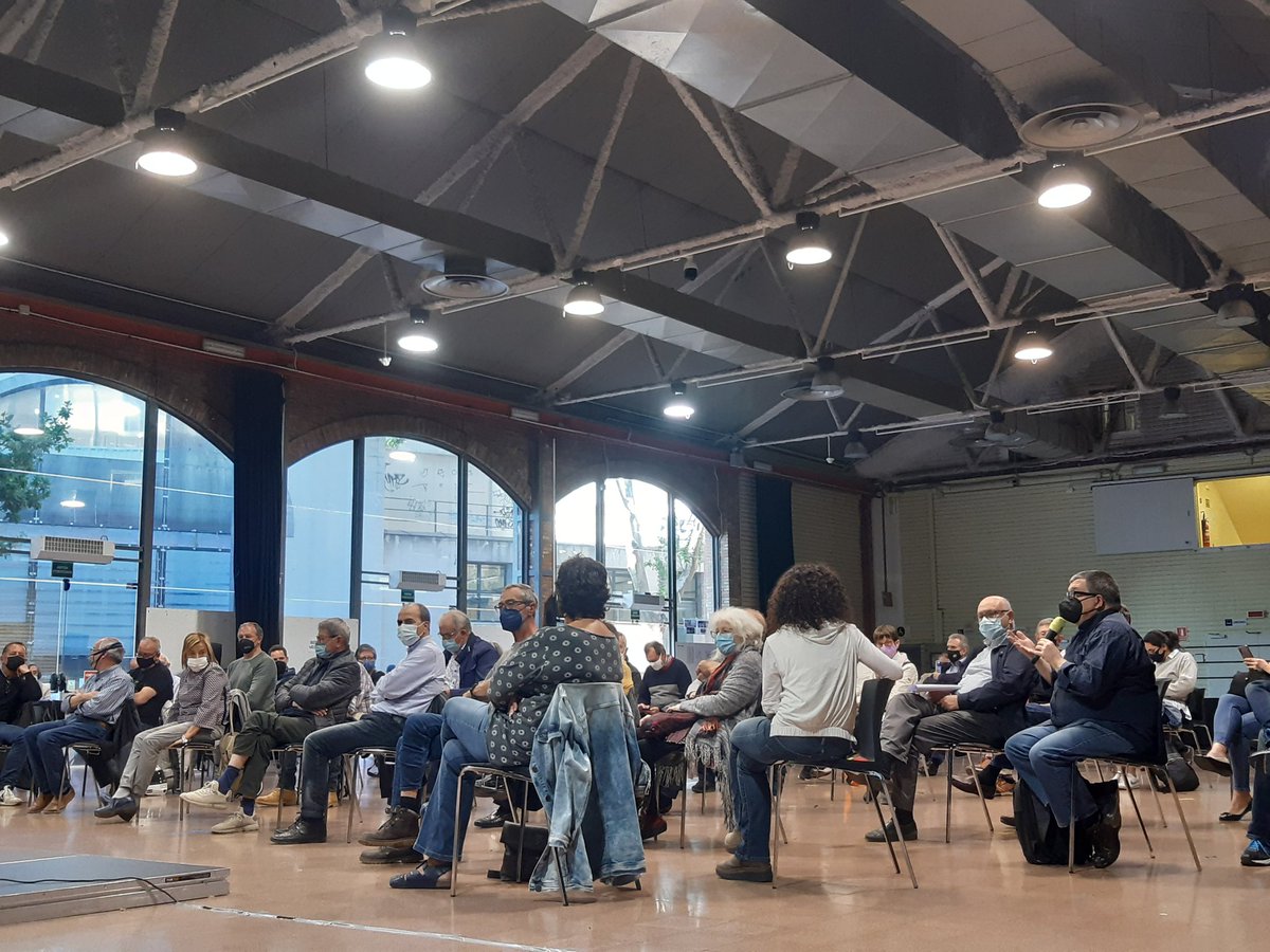 secretariat_shb's tweet photo. La viabilitat del @secretariat_shb es troba en un moment de gran complexitat, ahir ho vam explicar en una assemblea extraordinària i vam rebre el suport unànime de les entitats, que plantegen mobilitzacions per defensar el futur de l’entitat.
FIL ⬇️ https://t.co/Kxl64Xo1zj