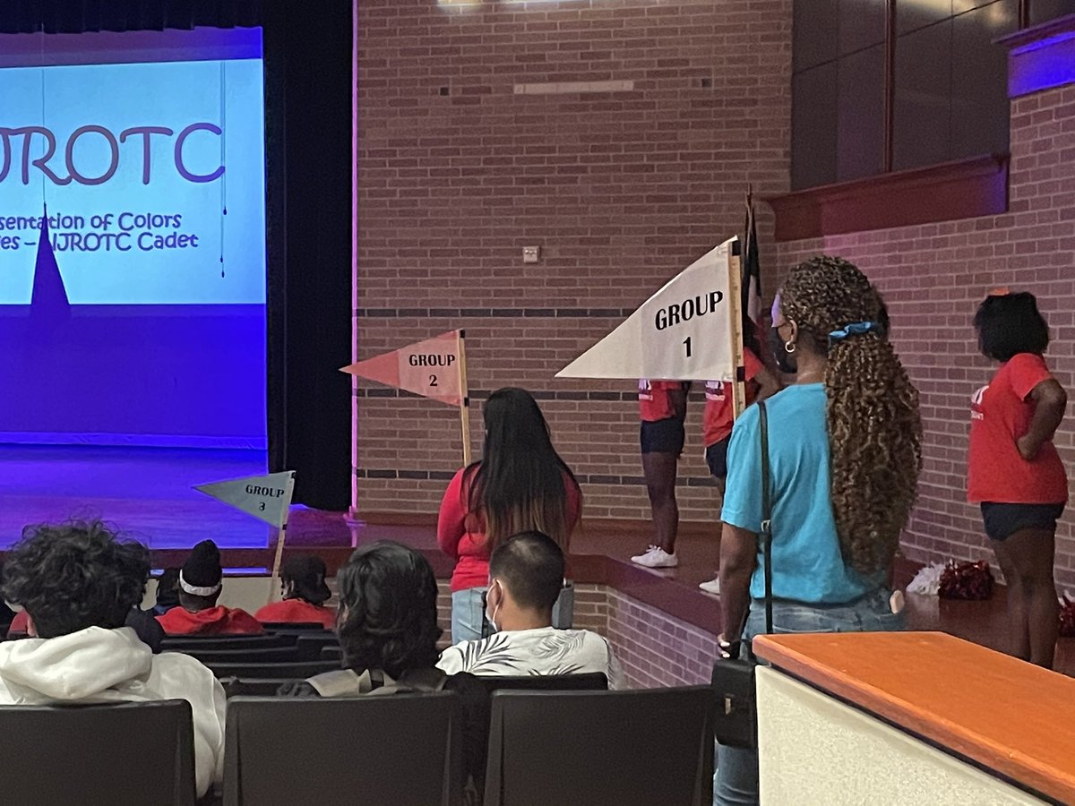 TheTafeClub's tweet photo. Thank you to our members who showed up for re-orientation. You were all able to give campus tours and advertise for our club. We appreciate your hard work and for representing us. Let’s keep on helping our classes at Alief Taylor. https://t.co/m936gUCEUR