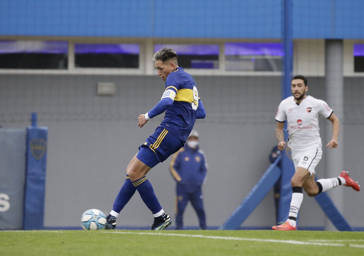 PampaAranda's tweet photo. El Pibe la sigue metiendo en #BocaReserva pero en la Primera juega #Soldando . Cuantos goles más deberá meter para que le den el lugar que merece ? #LuisVazquez 13 goles en 9 PJ y ya le lleva 4 a su más inmediato perseguidor.
📊 3 goles cada 2 partidos.
@BocaPasionTotal https://t.co/asEeOYX98n