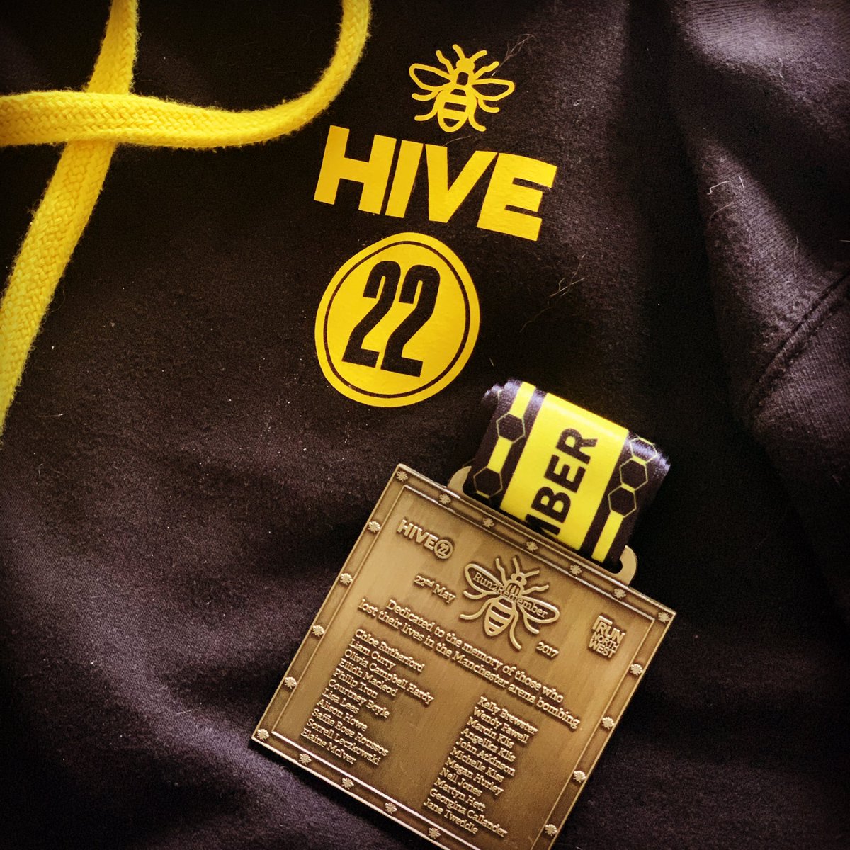 fixmyrun's tweet photo. We ๐งก local running groups๐โโ๏ธ๐โโ๏ธ
@Hive22Running are special for the link it has to our city & their creation coming from such an atrocity.
Loving this hoody & medal ๐
Sparing a thought for all affected tomorrow.
#Hive22 #WeStandTogether
#CertifiedRunningTechniqueSpecialist https://t.co/XWe15o1F2a