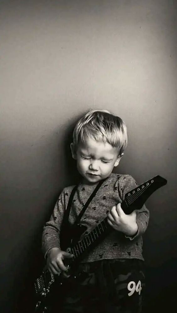 AgdeCom's tweet image. #PenséeDuJour

"La sagesse suprême, c’est d’avoir des rêves assez grands pour ne pas les perdre de vue pendant qu’on les poursuit"
@FrancisScottFitzgerald

Bon week-end à tous ! 🤩