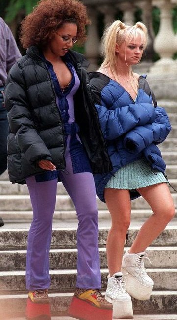 THROWBACK: Emma Bunton walking down the stairs with gal pal Mel B, wearing big, puffy, comfy jackets bigger that Emma herself (c. Spiceworld era, I guess?)
#spice25 #friendshipneverends #spicegirls