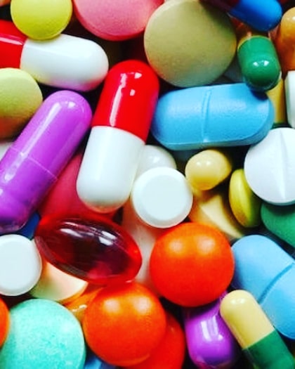 DesignerSine's tweet image. I today don't have trust for medicine 
I despise medicine 
I made this dress as a voice for all those without a voice who were wronged.
Right needs to be done to us
We've lost our livelihood
We suffer from post Steven Johnson syndrome