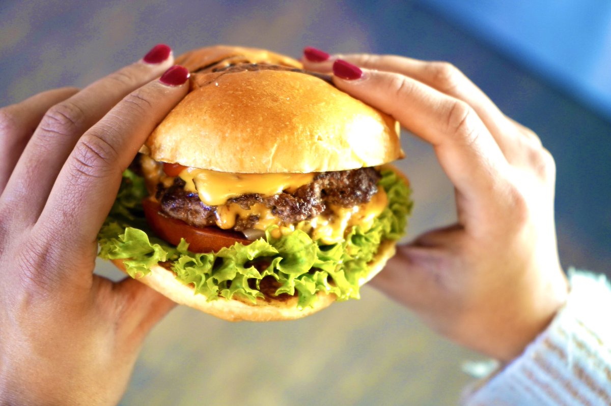 Wine + Dinner = Winner✨
Join us for burgers and a free glass of wine! 
#WillsFishandGrill #Wills #Open #DineIn #WineLover #WineandDine #Burgers #Wine #SpecialOffer #Kent #Strood #Foodie #UK #UKFood