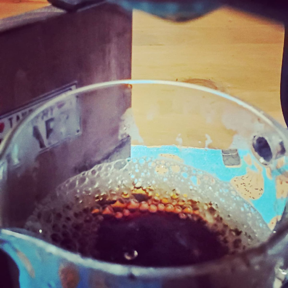 yitengzhishu's tweet photo. 早速ハンドドリップ☕
アテは女房お手製のコーンミールを使った『とうもろこしのケーキ🍰』
#diy #diy初心者 #ハンドドリップ #handdripcoffee #woodworking #woodworkingbeginner #woodmaking #100均DIY #方榫 #榫卯结构 #antiquewax #ironpaint #とうもろこしのケーキ #女房のお手製 #dripstand https://t.co/R3OihL0OMP