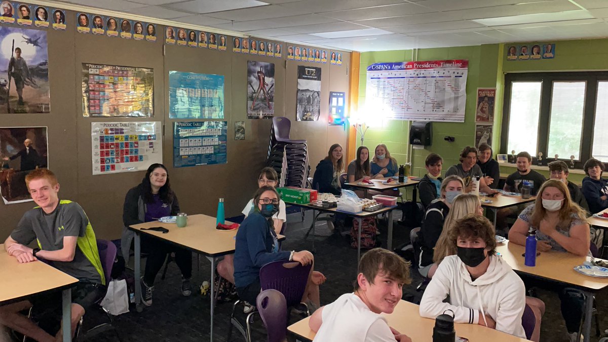 ErikJappinen's tweet photo. No one teaches for the thanks which makes it so sweet when they do this! Iโm sure my @OconHS @oconschools Raccoons did awesome on the #apgap #apgov #apgopo exam yesterday! So proud to be their teacher!! https://t.co/uRyFpPK5Tu