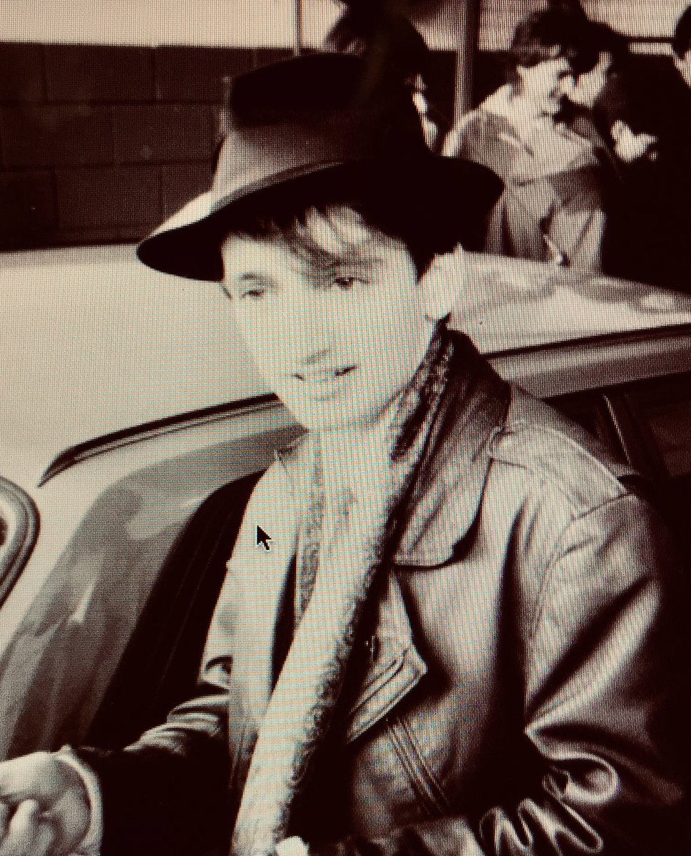 555Markus's tweet photo. @PatNevin Stylish both on and off the pitch! Taken after training winter ‘84. Book ordered and very much looking forward to reading it. 💙 https://t.co/VXBd8n9wGk
