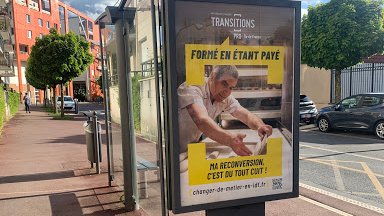 TPro_IDF's tweet photo. [Formé en étant payé] notre nouvelle campagne de communication multicanale s'affiche partout en IDF et sur le web 😎 
📰 Le CP : https://t.co/yWi8Ay58av
🚀Changer de métier quand on est salarié, c'est possible ! Par ici  : https://t.co/Lz4CzhDL6j
#reconversion #transitionspro https://t.co/o0eR0KZDOm