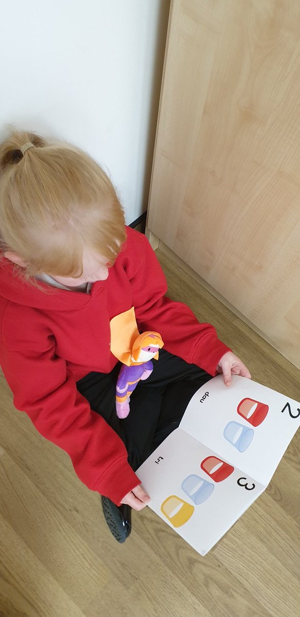 Mr Griffiths (@griffiths_mr) on Twitter photo Reception & Year 1 enjoyed creating Seren a Sbarc in Minecraft and reading them a story in Welsh 🏴 #DiwrnodSerenaSbarcDay
<a href="/Gwen_Y_Genhinen/">GwenYGenhinen</a> Reception & Year 1 enjoyed creating Seren a Sbarc in Minecraft and reading them a story in Welsh 🏴 #DiwrnodSerenaSbarcDay
<a href="/Gwen_Y_Genhinen/">GwenYGenhinen</a>