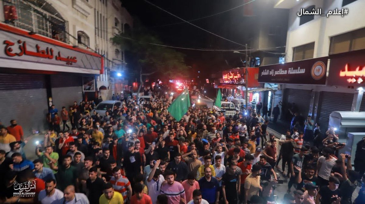 TlidjiI's tweet photo. صور من الحشد الكبير في شمال غزة .. 💚
#غزة_تنتصر 
#غزه_تنتصر_للاقصى 
#ابوعبيدة https://t.co/XC3vXDCHBF