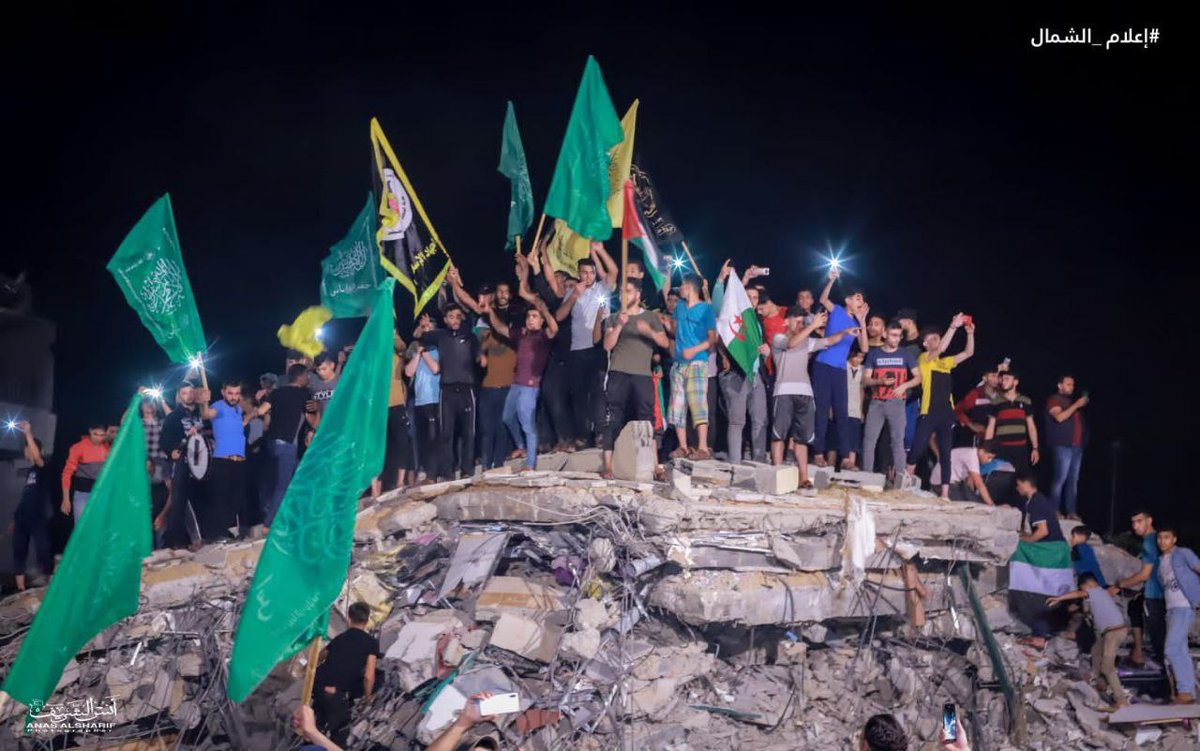 TlidjiI's tweet photo. صور من الحشد الكبير في شمال غزة .. 💚
#غزة_تنتصر 
#غزه_تنتصر_للاقصى 
#ابوعبيدة https://t.co/XC3vXDCHBF