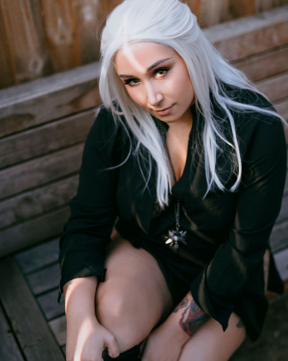 SuicideGirls's tweet photo. Happy #CosplayFriday! Can you name @MLaurieJupiter's #cosplay #SetOfTheDay? See "Toss To Your Witcher" now on the #FrontPage for your viewing ✨ - https://t.co/O87SqzOtHh https://t.co/mKzzd4d7dL