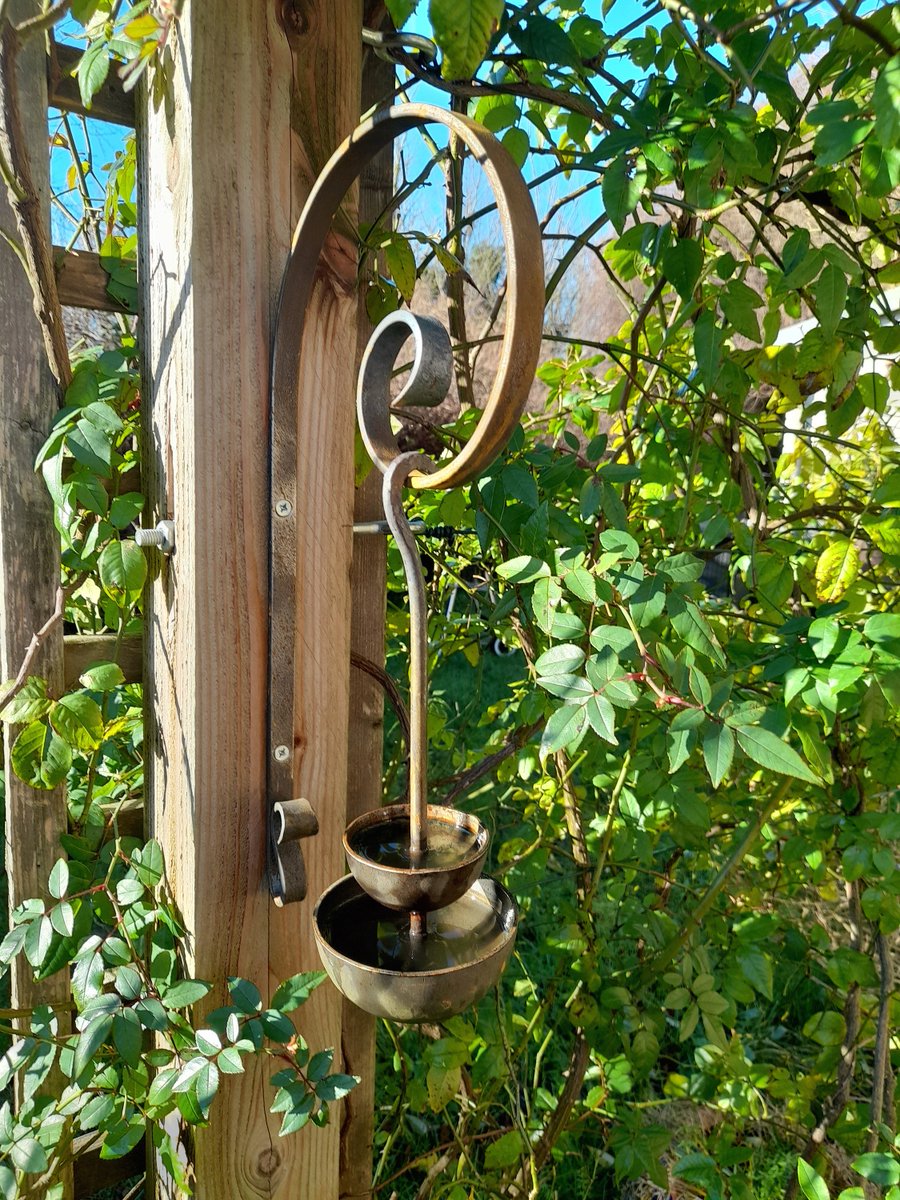 Thanks for the kind words! ★★★★★ "Really happy to have ordered this item. I would definitely order other items again." Colin Wall-O'Neill etsy.me/2RuQpGq #etsy #plantsupports #metalsupports #gardening #gardendecorations #allotment #bespoke #handmade #plantstake