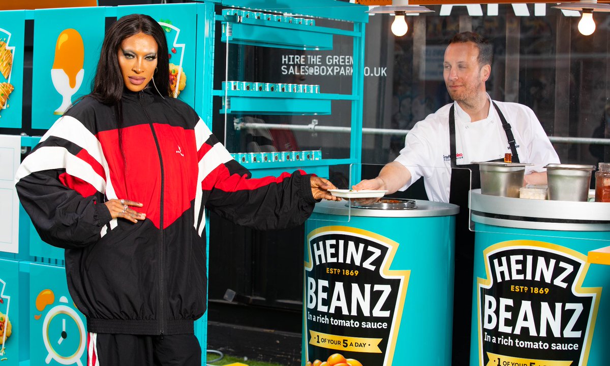 tomalexhelm's tweet photo. Living for @its_tayce stood there like it’s dragon’s den and she’s just invented beans https://t.co/L1iA4vNI7P