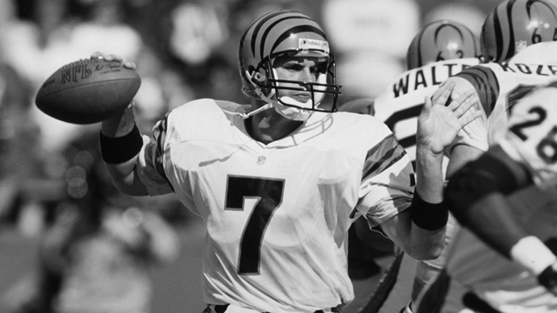 EricMoreno6477's tweet photo. “For me, at this point in my life, I just want to be the best version of me possible. I want to be a great husband, a great father, a great teacher." -- David Klingler
https://t.co/0r07XHX9dS via @USAFootball 
#4thandForever #GoCoogs #WhoDey https://t.co/WeKijbOg0a
