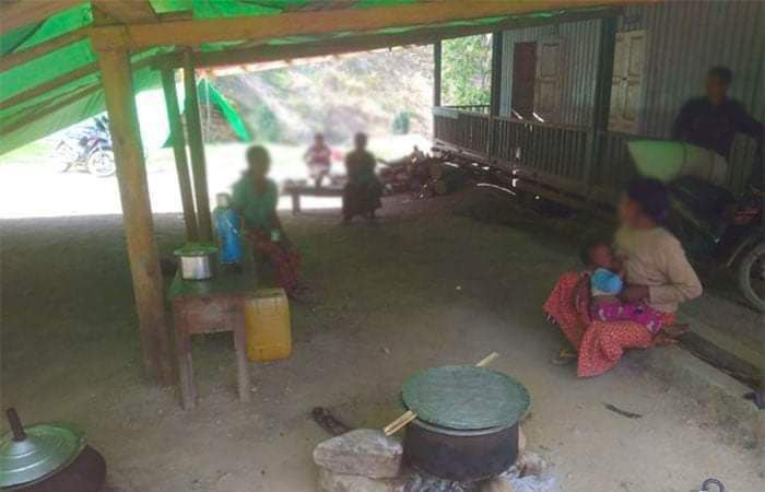 spring21MM's tweet photo. (1/2)
Due to Military Terrorists based in #Rongtaung, #Hakha, firing heavy artillery shells for 2 consecutive days, almost all villagers in #Loklung village, are fleeing.
-Villagers say, after terrorists raided the village, they broke into houses and stationed there.
#May21Coup https://t.co/XqmS4T3dQ3