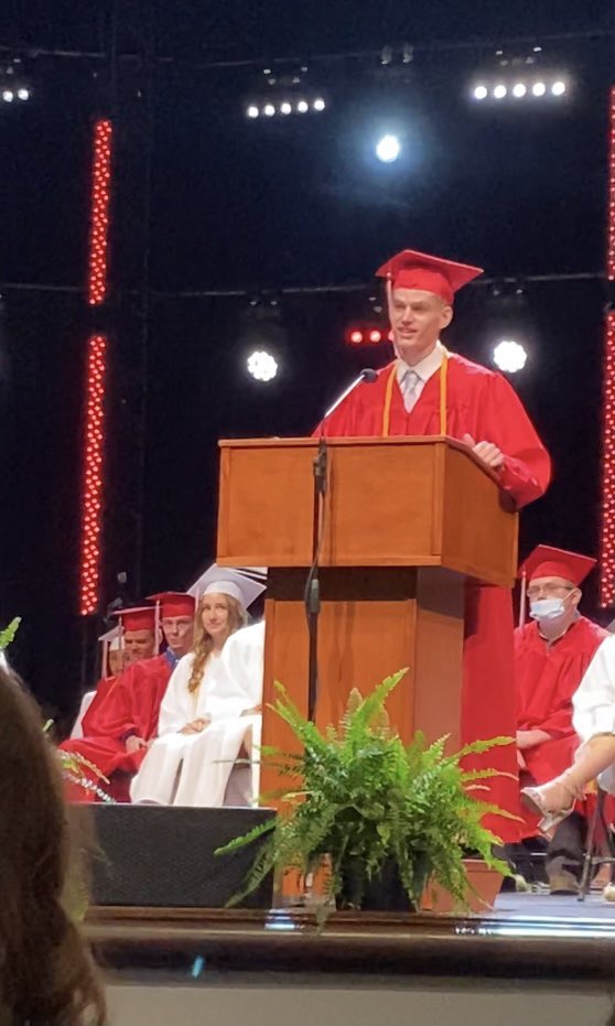mrskkoning's tweet photo. We have a Graduate! 👨‍🎓🙌🎉 We had beautiful weather and a ceremony that was a fitting capstone to celebrate a great group of Seniors! So excited for their next adventures to unfold. Great challenge by Mr Haemmerle #findyourbroom #expandyourinfluence Job well done!  🤟@tkoning21 https://t.co/AYHa07guI5