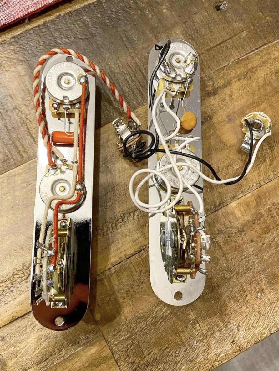 920DCustom's tweet photo. Upgrade time 🙌 Clean wiring is good for the soul and your tone - no doubt about it.
#fender #stratocaster #telecaster #strat #tele #guitars #guitarist #stratocasters #stratpride #9vjunkie #musician #geartalk #vintageguitar #fenderguitars #electricguitar #guitarlife #920dcustom https://t.co/IQISSvVVwz