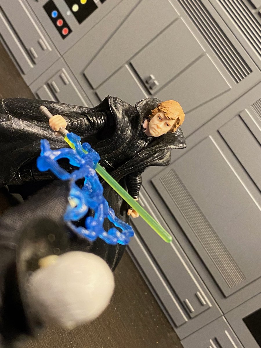 TwinSunsOutpost's tweet photo. This week on #ActionFigureCloseUp, Christian continues his #DarkEmpireII Comic Pack unboxing with #LukeSkywalker. Enjoy!
https://t.co/u3HHanVHE3 https://t.co/NqBRRqgrAC