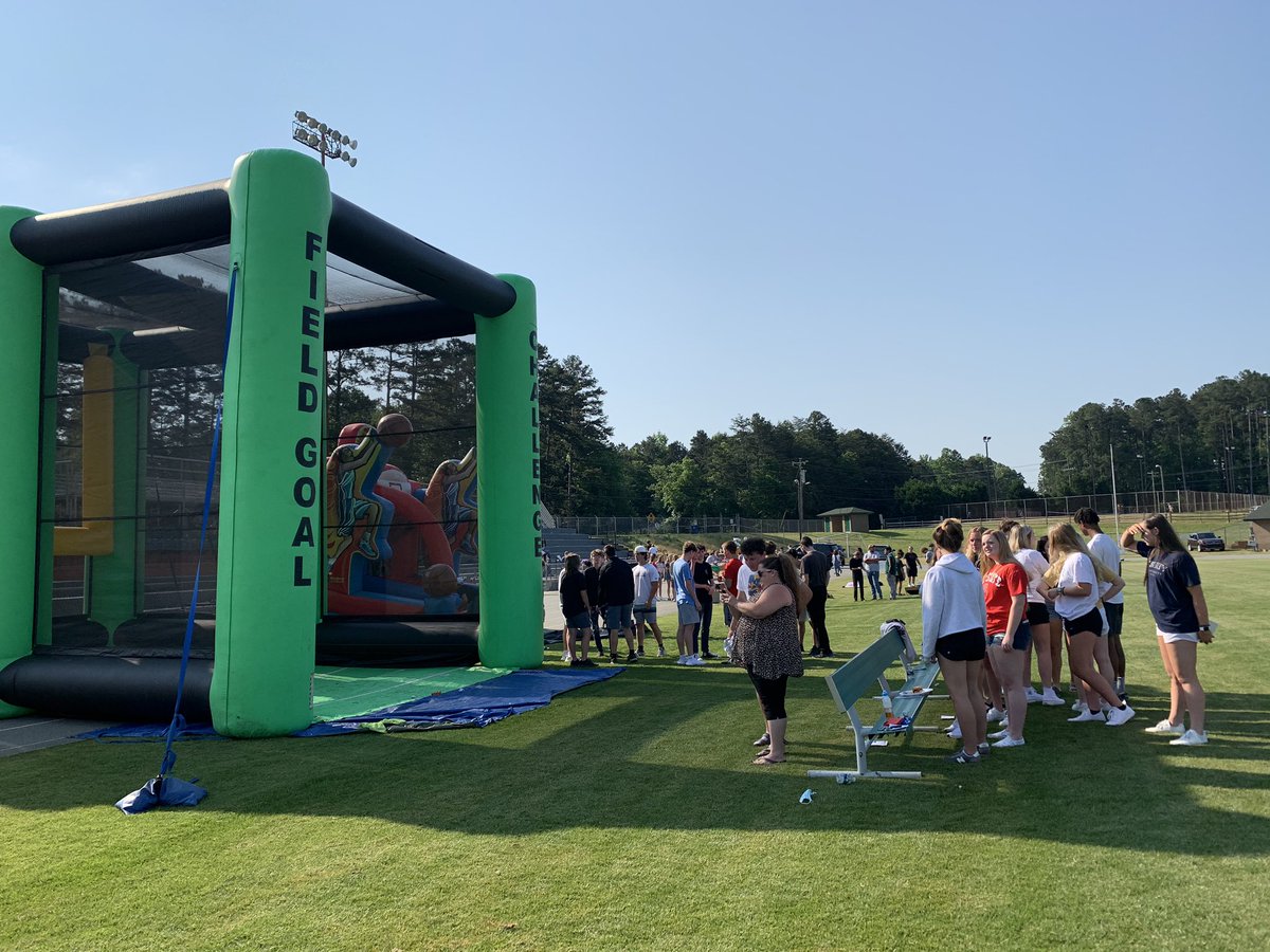 Senior breakfast Mustang style!