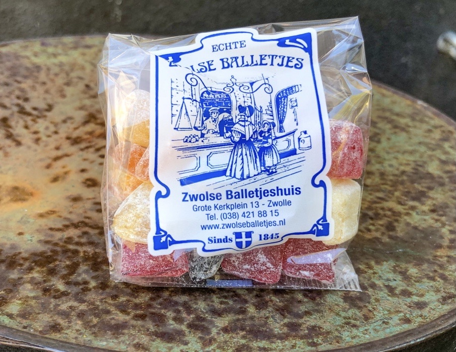 Wat is de Zwolse balletjes actie een succes geworden! Hartelijk dank voor iedereen die zakjes heeft verkocht! Vergeet je niet vanavond 21-5 tussen 18.00 en 19.30 óf morgen ochtend tussen 10.00 en 11.30 je bestelling op te halen op de parkeerplaats bij het anker?!