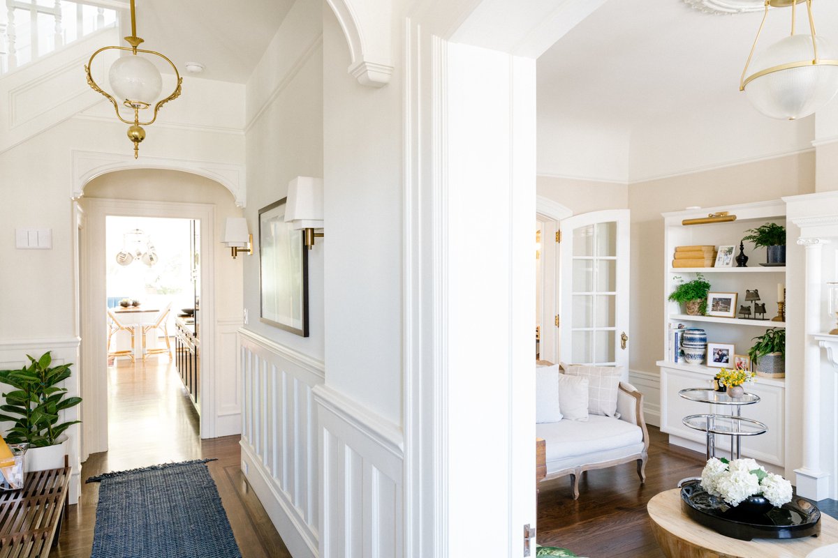 WSJRealEstate's tweet photo. Victorian homes were devised with private chambers meant to allow for at-home doctor visits and births, and to protect against the deadly diseases that were so prevalent during the period, something that has become all the more timely in light of Covid-19. https://t.co/q18zkwemCy https://t.co/PUEzlkPNRj