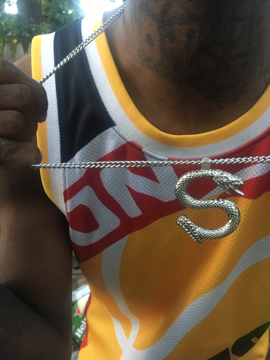 skihardy's tweet photo. I make her say rip lupo b4 I fuck I caught up 2 u niggas I guess it was good luck 🐍🐍🐍 https://t.co/IzqDjZ8ANv