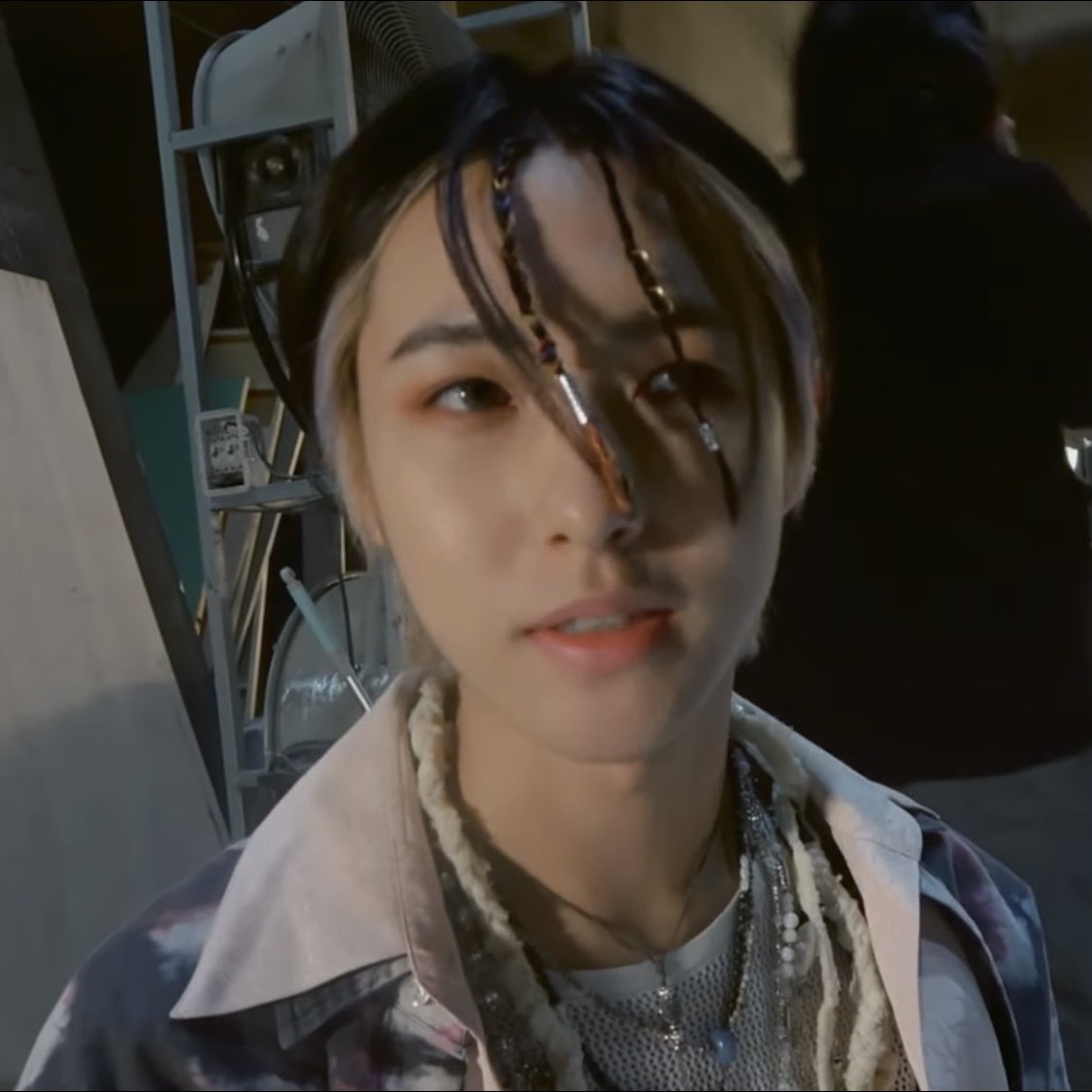 น้องอินจุนใส่คอนแทคแล้วสวยจัง ปกติไม่ค่อนเห็น ยิ่งมีผมเปียหวานสวยคูณล้าน ยัยคนสวยขา T_______T