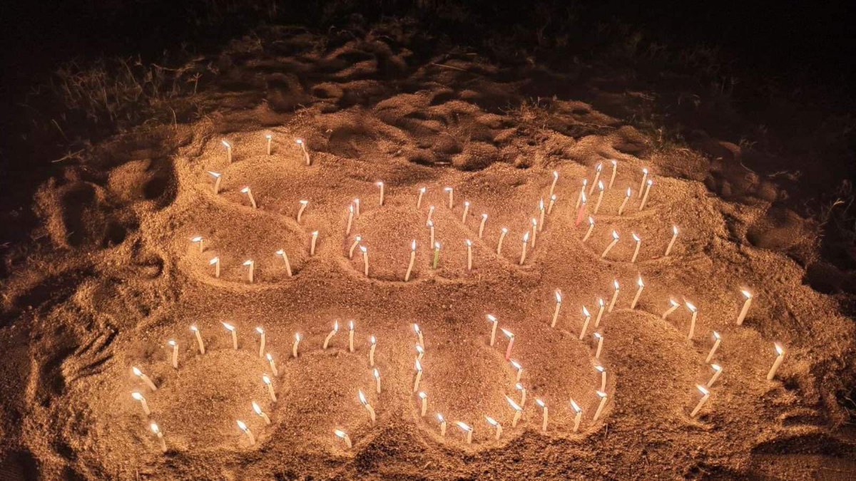 NaingOo1994's tweet photo. People in Bago held a night protest today to show their support for the people of Kayah State and to protest the military junta's brutality there.
#May21Coup #WhatsHappeningInMyanmar https://t.co/JNvTx1sphJ