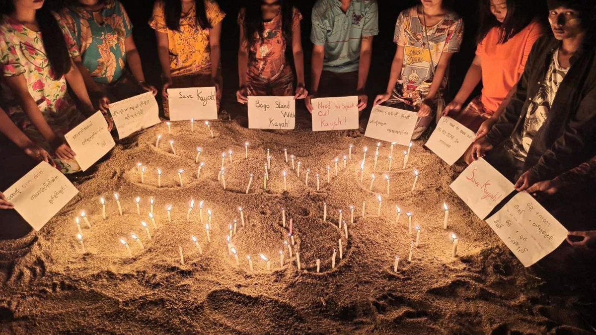 NaingOo1994's tweet photo. People in Bago held a night protest today to show their support for the people of Kayah State and to protest the military junta's brutality there.
#May21Coup #WhatsHappeningInMyanmar https://t.co/JNvTx1sphJ