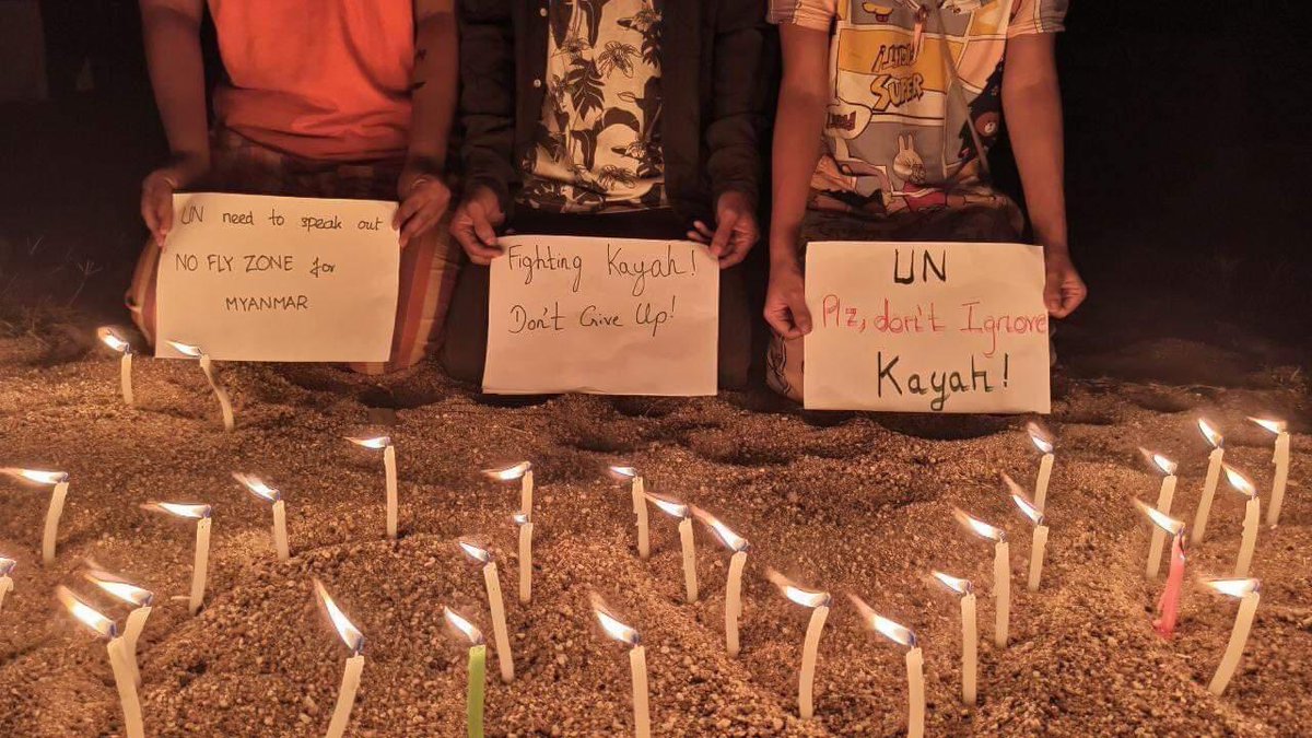 NaingOo1994's tweet photo. People in Bago held a night protest today to show their support for the people of Kayah State and to protest the military junta's brutality there.
#May21Coup #WhatsHappeningInMyanmar https://t.co/JNvTx1sphJ