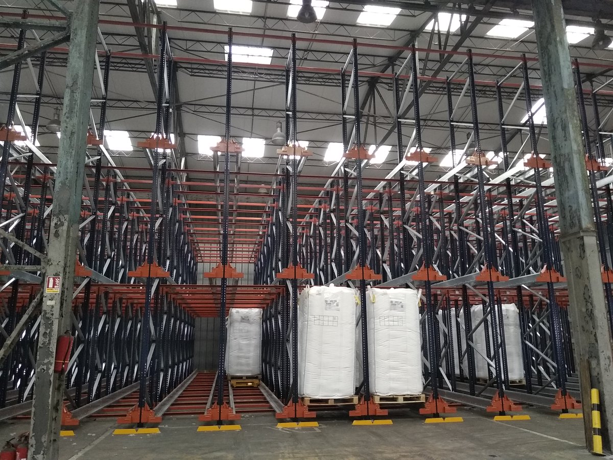 groupemichaud's tweet photo. Notre site Michaud Logistique est maintenant équipé du Pallet Shuttle, système de stockage semi automatique par accumulation. Installation réalisée par @Mecalux ! https://t.co/egp7aakIWj