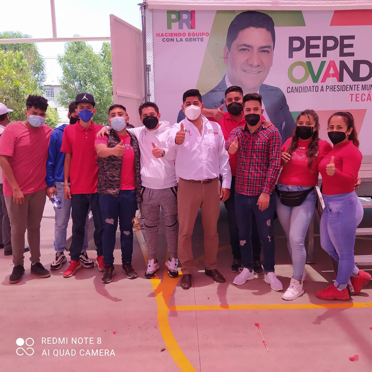 pacogermanqueza's tweet photo. Siempre es un gusto saludar y escuchar a la gente en campaña!! Para cuando estemos en gobierno, les solucionemos la problemática !!! #VotaPRI #PorLaGente #BuenosDiasATodos https://t.co/PGdApygFVe