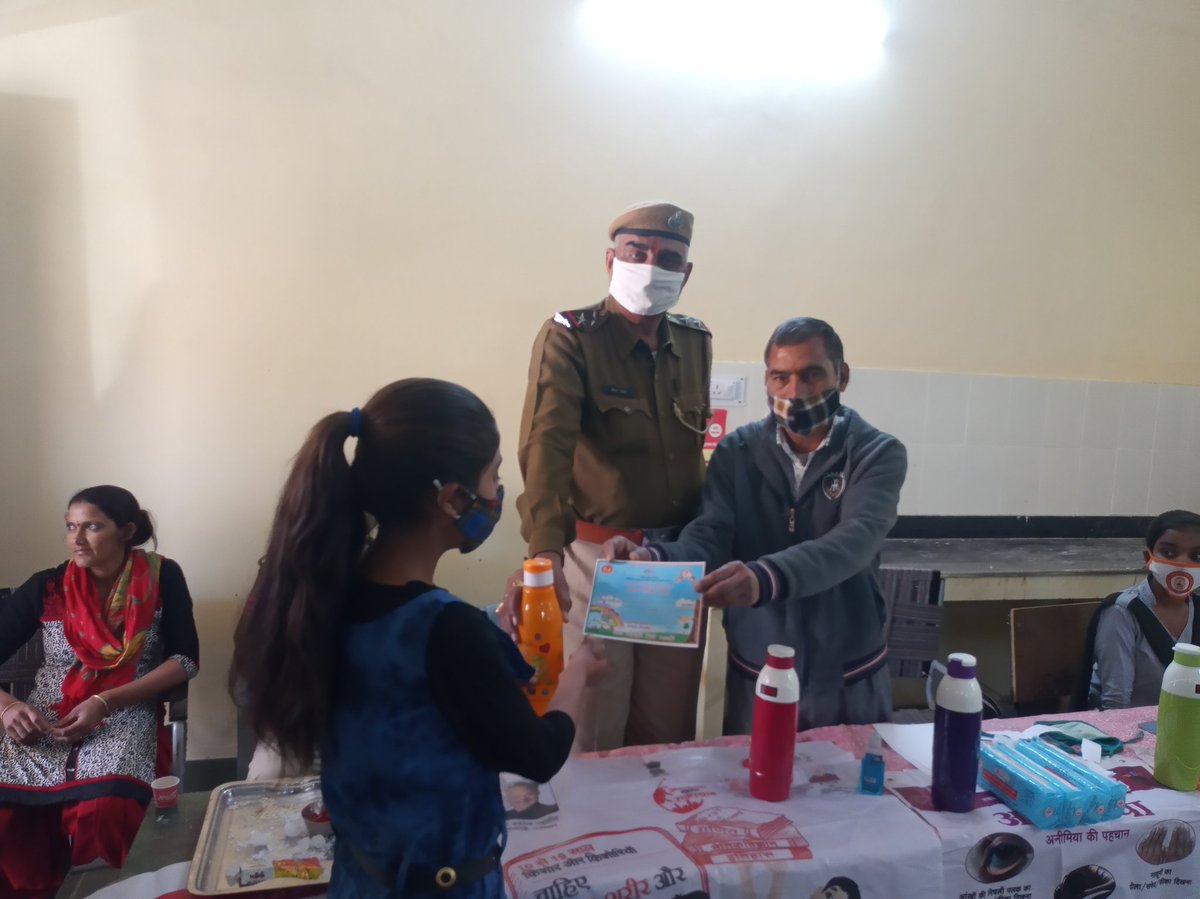 SunilTakRawla's tweet photo. In The #Jaisalmer village. #Adolescents enjoy 
#SnakeLadder #Game, 
#SpinTheWheel along with
#BMI #Plotting #activities during  #Adolescent_Health_Day (#AHD) in #Phalsund village
 They  learn about #Nutrition &amp; #Health 
@RaghusharmaINC @ashokgehlot51 
@ShaleMohammad_ https://t.co/fxLdwhoqux