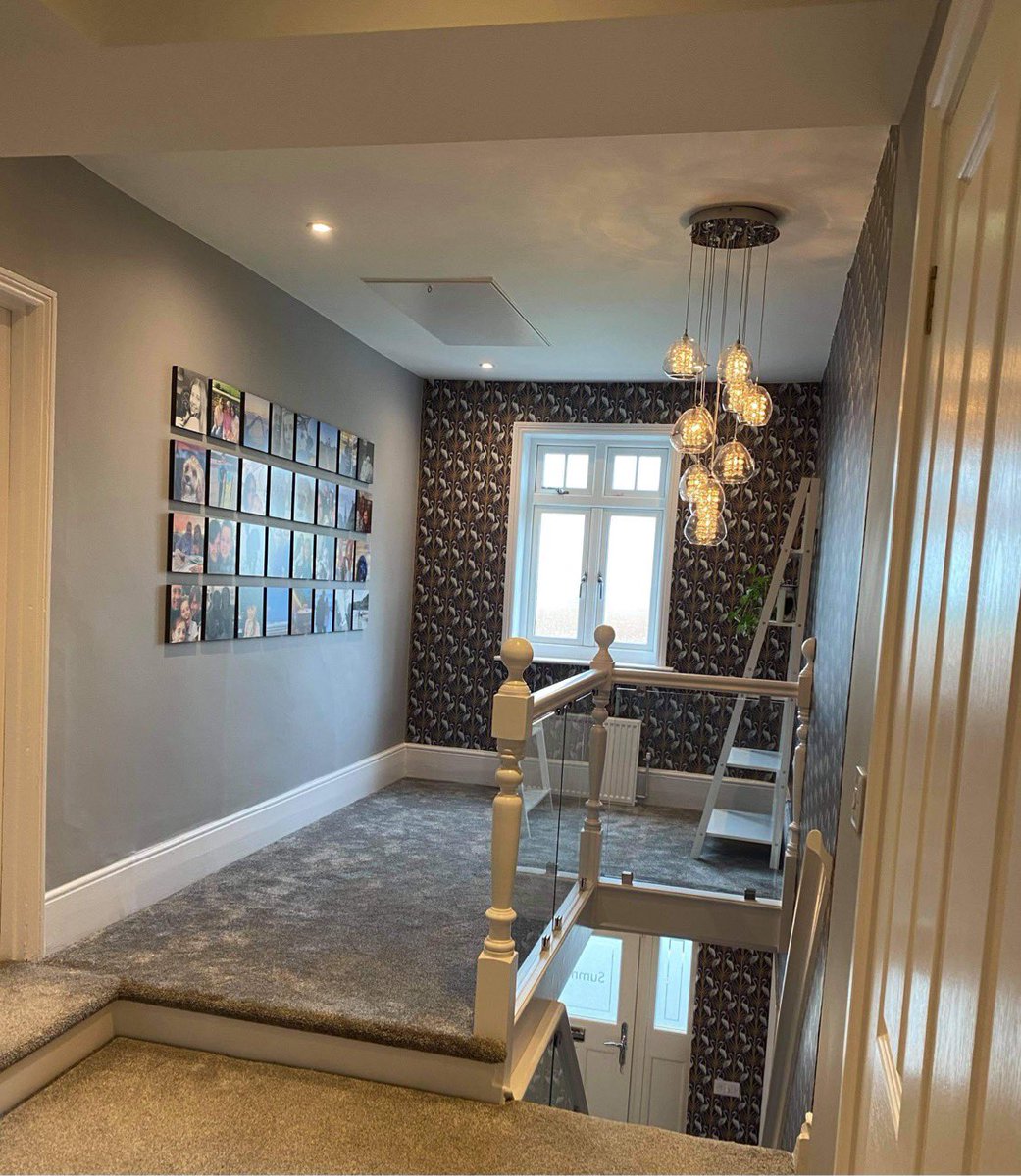 dgddecorating's tweet photo. Hallway goals 🤩. Painting and wallpapering by us. Electrics by Garrett Electrical.  Building/carpentry by Prosser Carpentry &amp; Building. Wallpaper from The Chateau by Angel Strawbridge @thechateautv https://t.co/HkEtZxNOXy