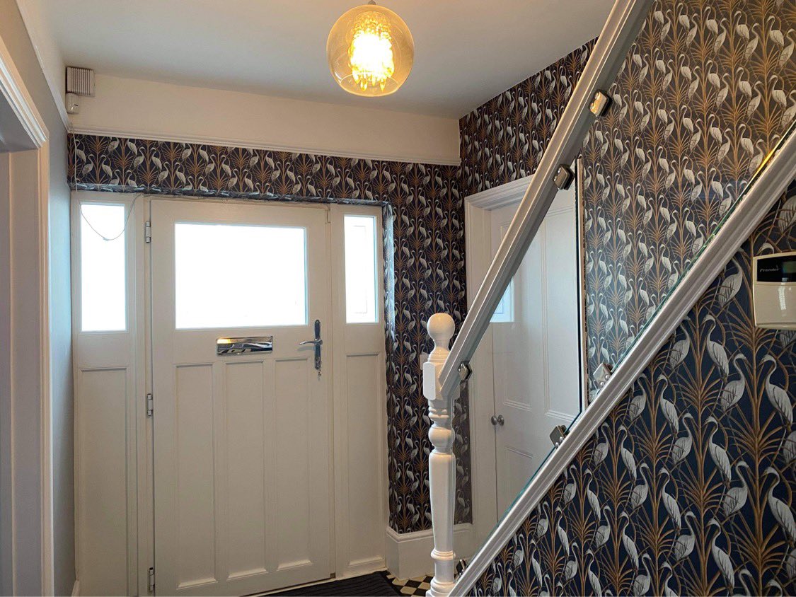dgddecorating's tweet photo. Hallway goals 🤩. Painting and wallpapering by us. Electrics by Garrett Electrical.  Building/carpentry by Prosser Carpentry &amp; Building. Wallpaper from The Chateau by Angel Strawbridge @thechateautv https://t.co/HkEtZxNOXy