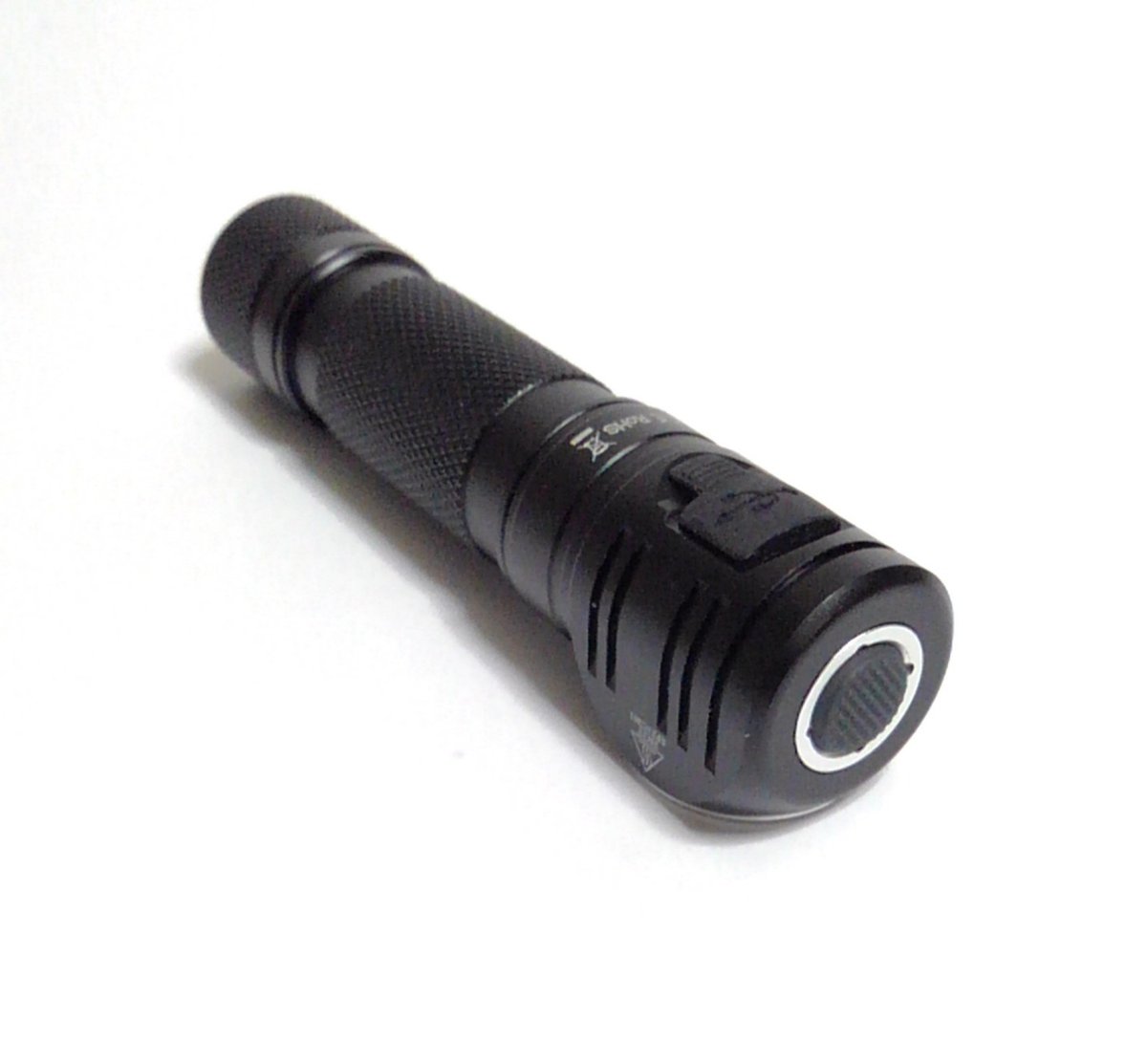 snttm1's tweet photo. 🎯当選品の #SOFIRN #SP40 フラッシュライト が到着！
 
amazon販売品は､LEDが CREE XP-L ､色温度5500K/4000Kの二択ですが､到着したもののLEDは仕様変更された  SUMSUNG LH351D 5000K 高演色 です！😍🌈
 
公式ウェブサイトを確認すると､既に LH351D に変わっていて､4000Kも有ります｡ https://t.co/b0mMb1aUhG