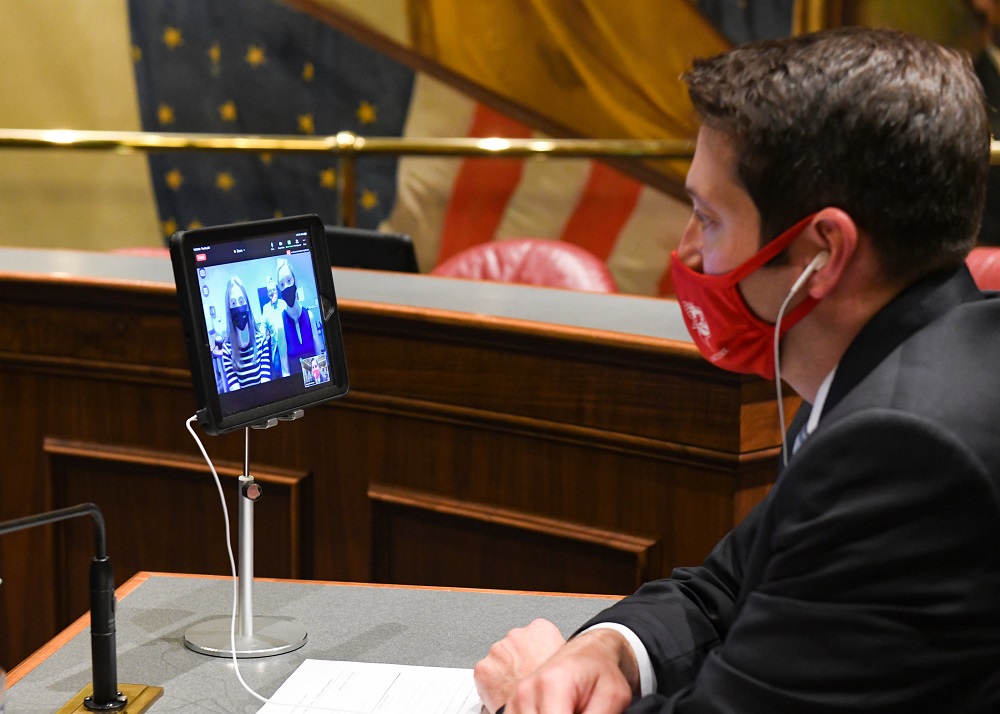 It’s amazing to me that these students not only care so much about protecting natural resources, but that they are willing to put in so much work to make it happen.
-Barickman and Pontiac Students Advance Conservation Legislation in Springfield-
senatorbarickman.com/2021/05/21/sen…