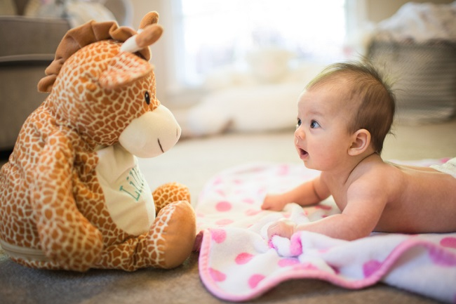 BubaysID's tweet photo. Penting untuk diketahui : posisi tengkurap yang diawasi penuh saat bayi bangun (tummy time) perlu dilakukan sebagai stimulasi motorik dan mencegah bentuk kepalang belakang yang mendatar. https://t.co/irpSc4TNFw