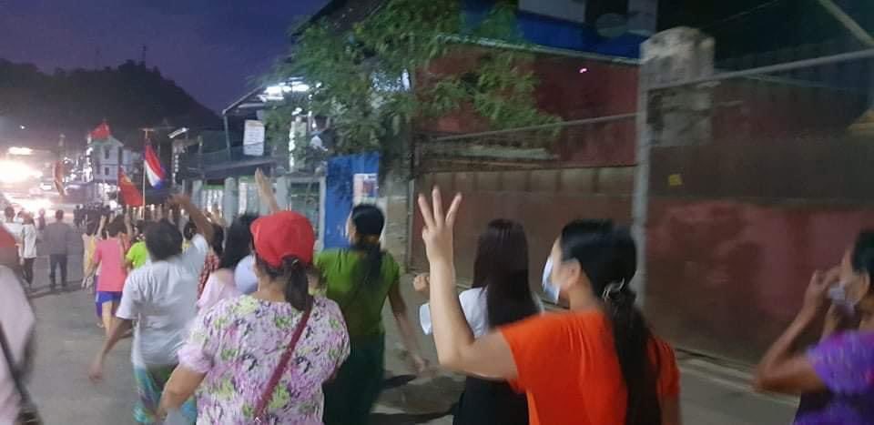 NaingOo1994's tweet photo. People in Mashikahtaung, Hpakant Township are also protesting against military junta by holding regular candle light night strikes
#WhatsHappeningInMyanmar 
#May21Coup https://t.co/jMVf78rc4P