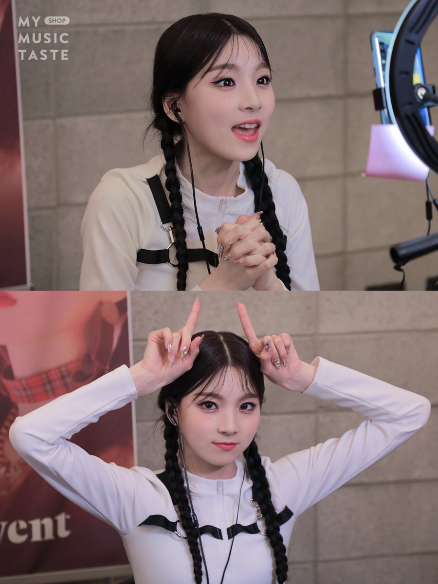 _mmtshop's tweet photo. I can hardly wait to see what today brings. But really, last weekend was FIRE🔥with the #HOT_ISSUE Global Video Call Event.

Stay tuned with @HOTISSUE_S2 and all the most exclusive content at MMT SHOP!❤️

#YEWON #YEBIN #DAIN #핫이슈 #HOTISSUE_Fansign with #MMTshop

XOXO loves!💋 https://t.co/IFRsyrAWtF
