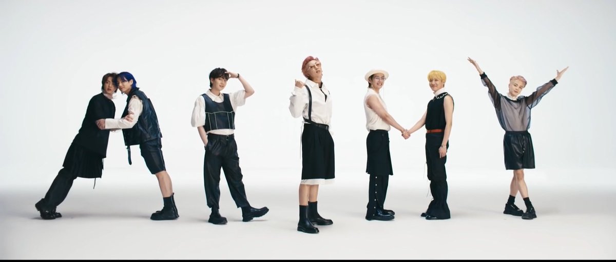 MISSN00NA's tweet photo. My VHOPE heart is melting 😭 https://t.co/m50lk5kPOM