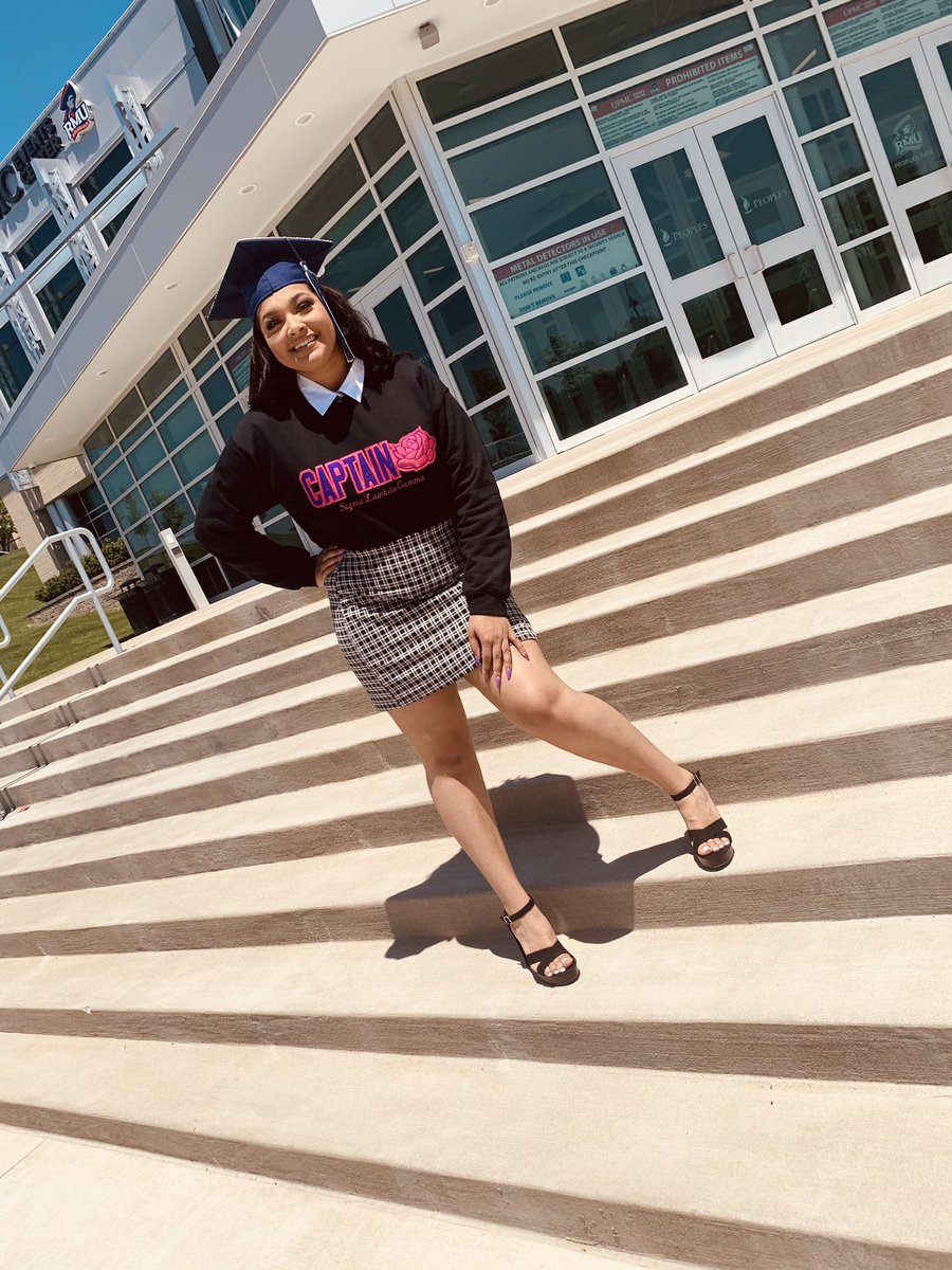savannah_francs's tweet image. It’s being a founder of the FIRST multicultural sorority @RMU for me! 
💗💜

#gammasgraduate