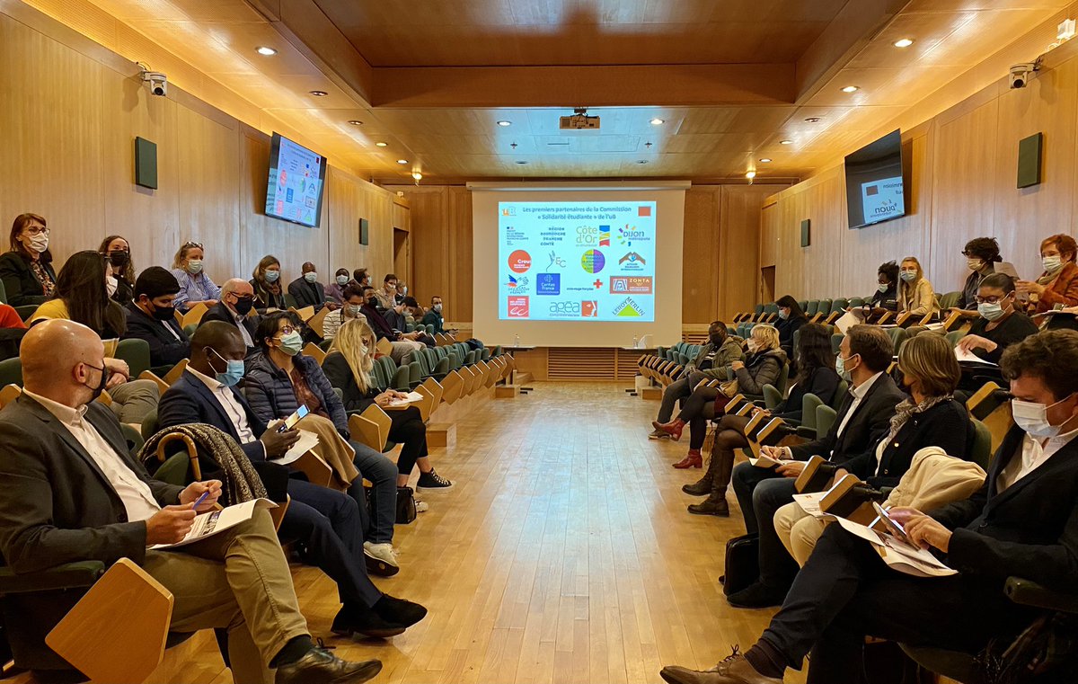 Lancement officiel de la Commission Solidarité Etudiante de @univbourgogne avec Mme Lenoan, DG <a href="/CrousBFC/">Crous Bourgogne-Franche-Comté</a>, en présence de <a href="/DijonMetropole_/">Dijon Métropole</a>, <a href="/CD_CotedOr/">Côte-d'Or</a>, <a href="/SecoursPop/">Secours populaire</a>, <a href="/EpiCampus/">Épi’Campus</a>, @febia, <a href="/gcampus/">Génération Campus</a>, <a href="/ActionsSolidai1/">Actions Solidaires Internationales</a>, @caritasfrance… pour lutter contre la précarité étudiante