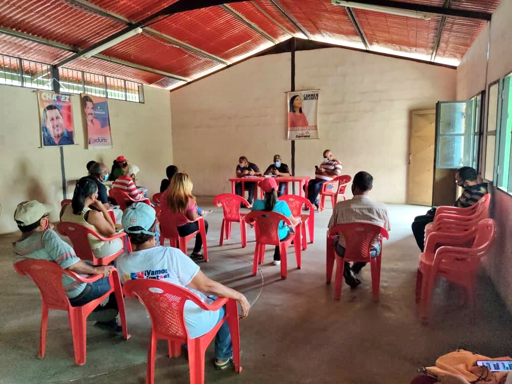 #21Mayo el despliegue de verificación del #RAAS en el municipio Palavecino siguiendo instrucciones de nuestra Jefa política <a href="/MirnaT_Vies/">Mirna TERESA Vies de Alvarez</a> @Carmenmelendez y nuestro presidente @nicolasmaduro  en compañía de organizador y buró PSUV <a href="/GuedezDerby/">Derby Guedez</a>  <a href="/PartidoPSUV/">PSUV</a> <a href="/gestionperfecta/">Carmen Meléndez</a>