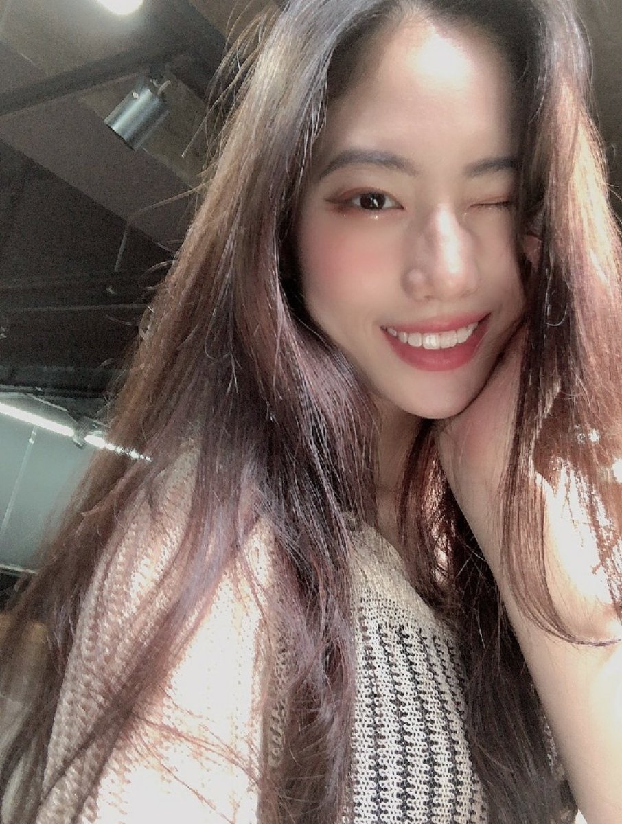 PreciousFrance_'s tweet photo. [POCKETDOLS] - 210521

« Salut P_LONG🥰💙💙
Aujourd'hui, le temps est nuageux comme hier, mais en arrivant, Eunbi m'a dit que j'avais des vêtements chauds, donc je le suis toute suite sentie mieux~><😆💙💙 Je t'aime Eunbi 😘😘💙💙💙💙 

1/2

#PRECIOUS #프레셔스 #이수 #Leesoo https://t.co/9PB8b9o76g