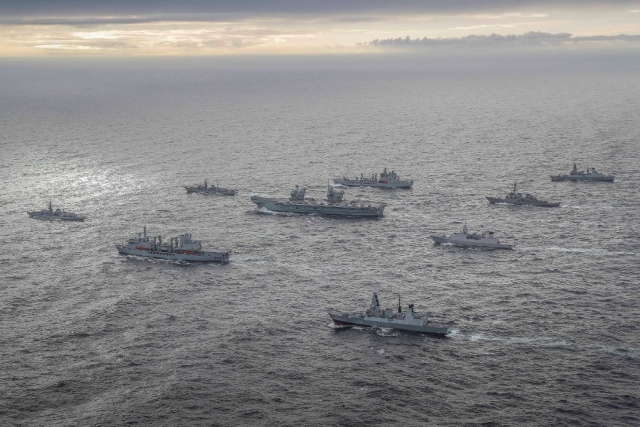 DefenseMirror's tweet photo. .@DefenceHQ @RoyalNavy #UK @DefenceES #FSS #FleetSolidSupport #navy #ship:: UK MoD Launches Contest to Build 3 Fleet Solid Support Ships for Navy https://t.co/BYvrIZJmtI https://t.co/64De5eaaqs